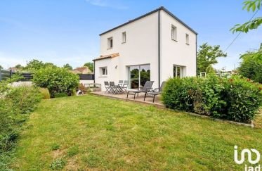 House 4 rooms of 91 m² in Sainte-Pazanne (44680)