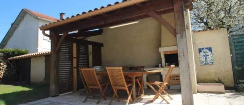 House 4 rooms of 122 m² in Bergerac (24100)