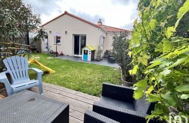 House 4 rooms of 74 m² in Pont-Saint-Martin (44860)