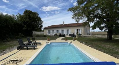 House 11 rooms of 275 m² in Longré (16240)