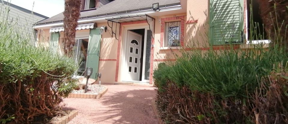 House 7 rooms of 130 m² in Doué-la-Fontaine (49700)