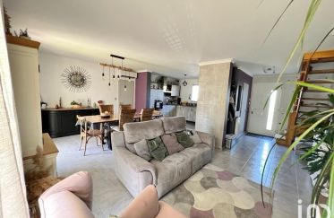 Maison 4 pièces de 112 m² à Beauvoisin (30640)