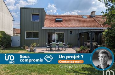 House 5 rooms of 106 m² in Rezé (44400)