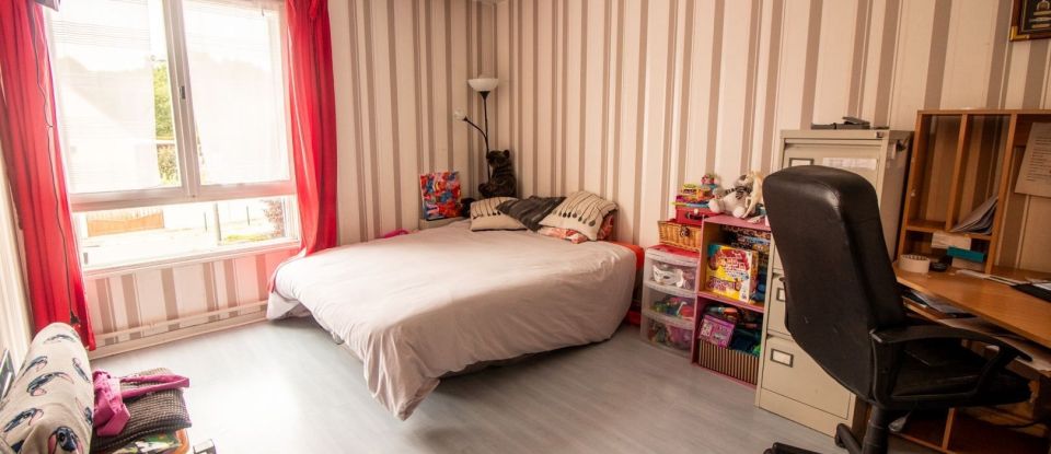 Apartment 4 rooms of 81 m² in Beynes (78650)