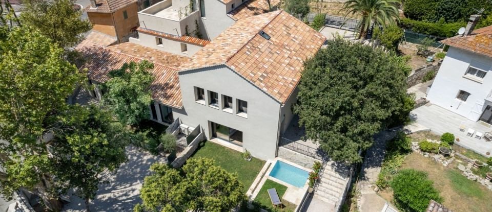 Building in Cannes (06400) of 375 m²