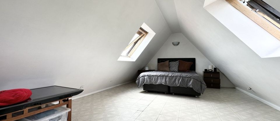 Maison 7 pièces de 141 m² à Vaux-le-Pénil (77000)