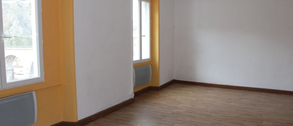 House 7 rooms of 180 m² in - (48600)