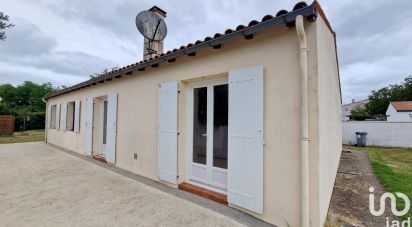 House 4 rooms of 85 m² in Le Gua (17600)