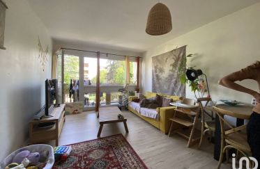 Apartment 3 rooms of 65 m² in Pessac (33600)