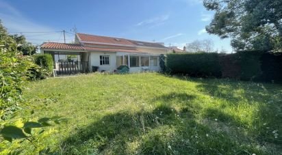 House 7 rooms of 135 m² in Villenave-d'Ornon (33140)