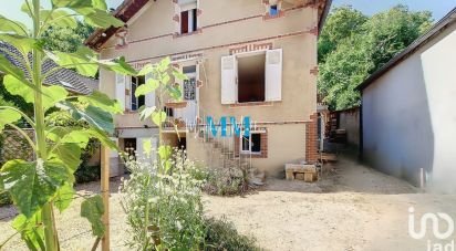House 5 rooms of 100 m² in Saint-Prest (28300)