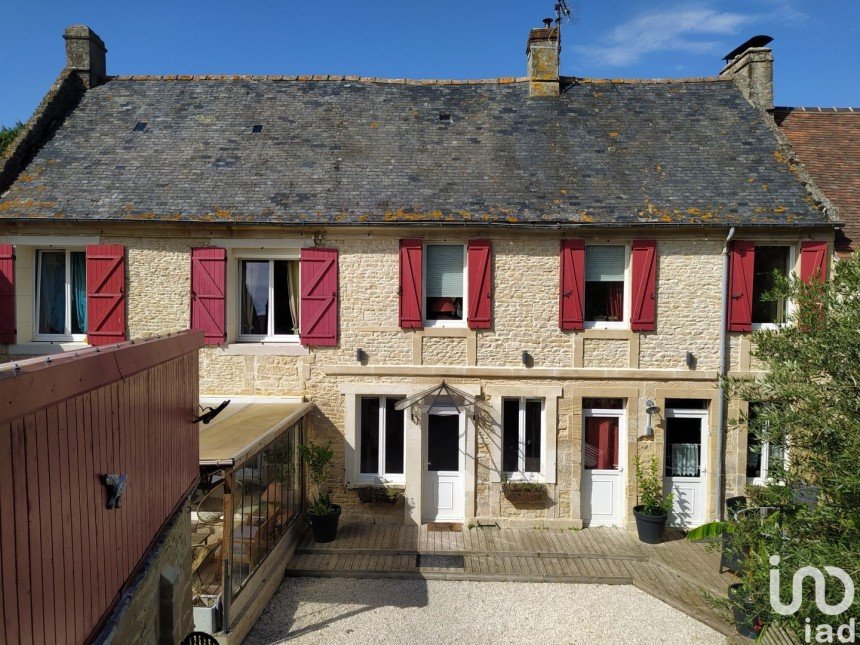 Maison 6 pièces de 195 m² à Bény-sur-Mer (14440)