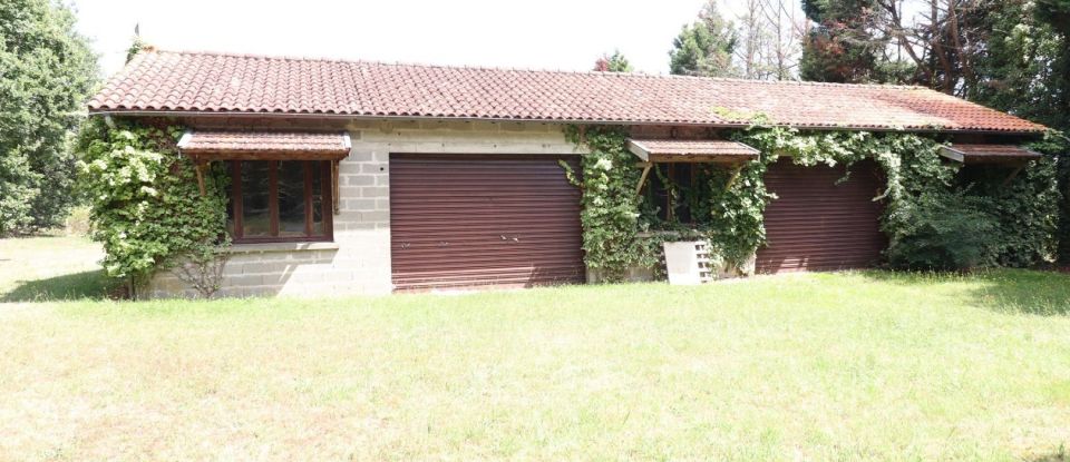 House 9 rooms of 207 m² in Montguyon (17270)