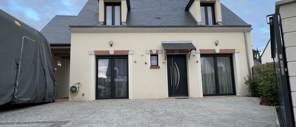 Maison 6 pièces de 126 m² à Cléry-Saint-André (45370)