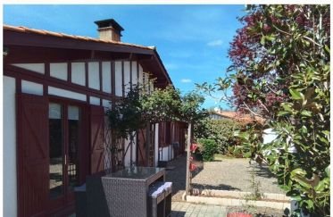 Village house 3 rooms of 80 m² in Saint-Michel-de-Castelnau (33840)