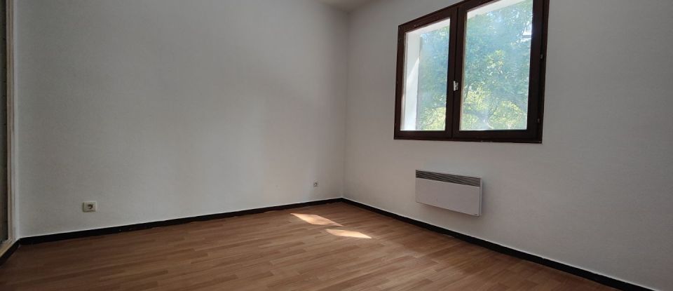 House 9 rooms of 215 m² in Targon (33760)