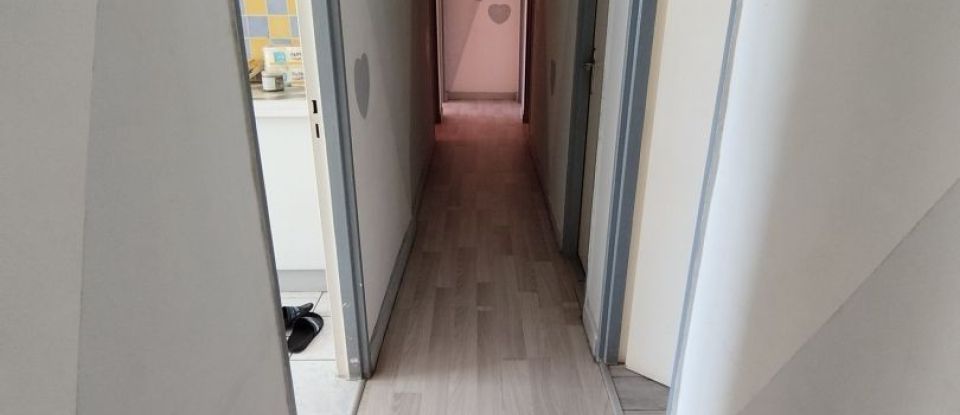 Apartment 5 rooms of 113 m² in Saint-Denis (97400)