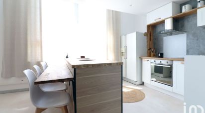 Apartment 3 rooms of 49 m² in Saint-Raphaël (83700)