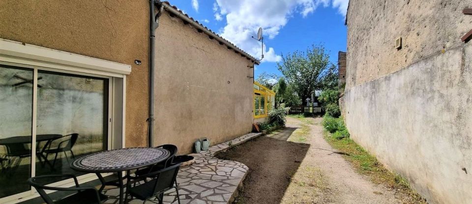House 10 rooms of 204 m² in Thénezay (79390)