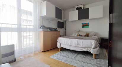 Apartment 4 rooms of 80 m² in Les Ulis (91940)