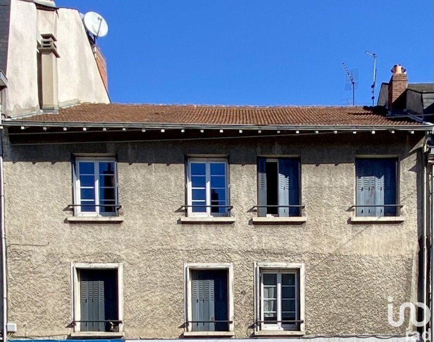 Building in Limoges (87000) of 386 m²