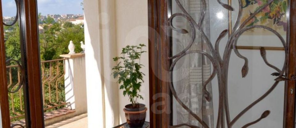 House 8 rooms of 280 m² in Vence (06140)