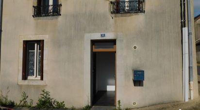House 4 rooms of 60 m² in Huriel (03380)