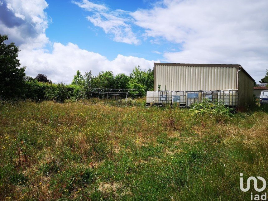 Land of 1,268 m² in Chavagnes-les-Redoux (85390)