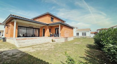 House 6 rooms of 155 m² in Bompas (66430)