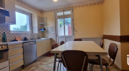House 7 rooms of 99 m² in Pouldreuzic (29710)