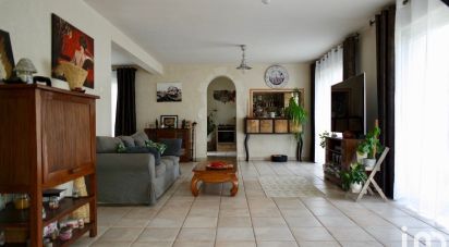 House 5 rooms of 146 m² in Athée-sur-Cher (37270)