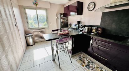Apartment 3 rooms of 69 m² in Chartres (28000)