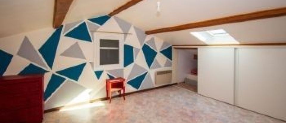 House 6 rooms of 150 m² in Saint-Victor (07410)