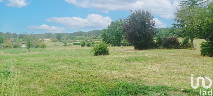 Terrain de 1 600 m² à Saint-Martial-de-Nabirat (24250)