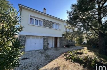 House 5 rooms of 150 m² in Niort (79000)