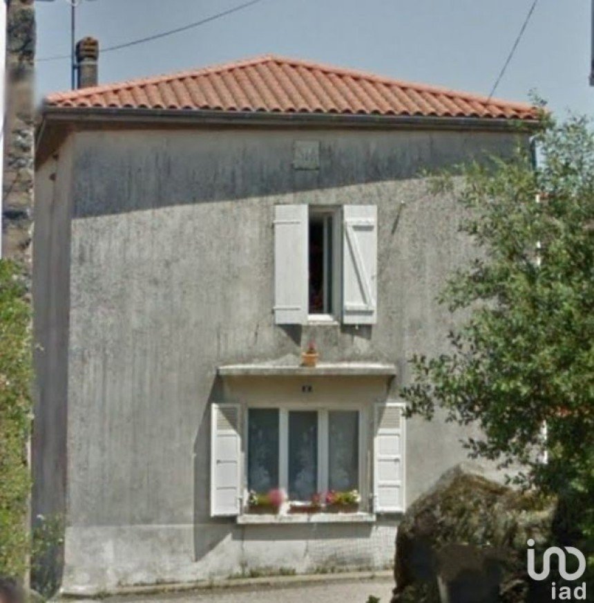 Maison 4 pièces de 90 m² à Moncoutant (79320)