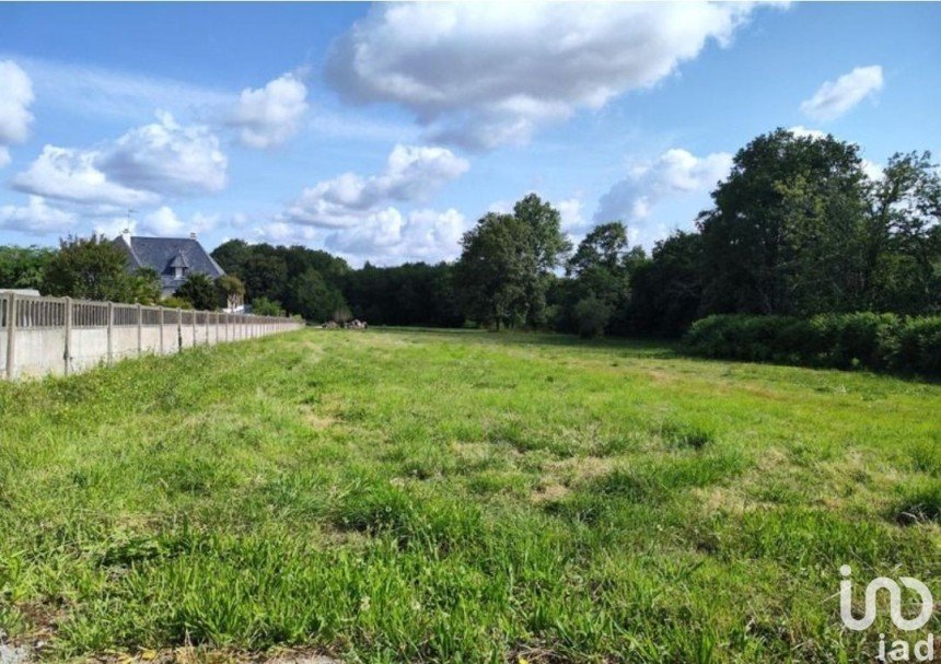 Land of 1,041 m² in La Gacilly (56200)