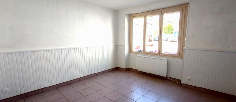 House 3 rooms of 74 m² in Lussac-les-Églises (87360)
