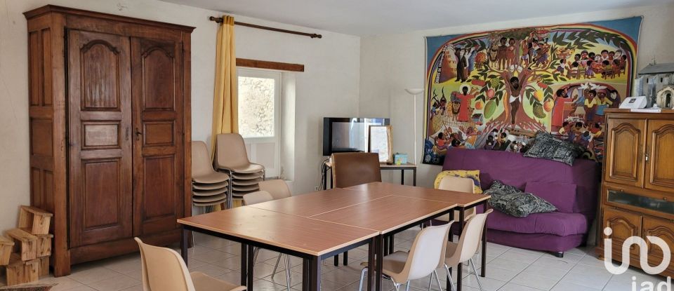 House 5 rooms of 294 m² in Le Thor (84250)