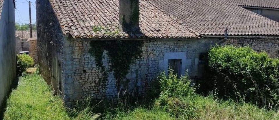 Maison 2 pièces de 80 m² à Saint-Bonnet-sur-Gironde (17150)