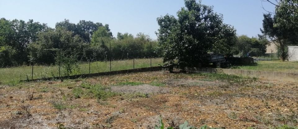 Land of 892 m² in Buxerolles (86180)
