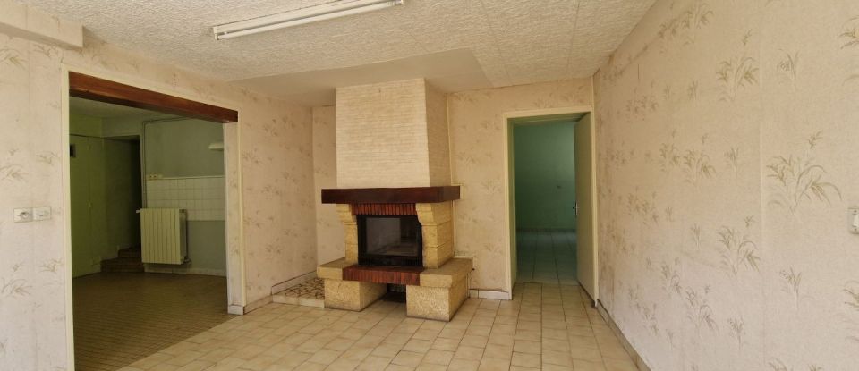 House 4 rooms of 74 m² in Faye-la-Vineuse (37120)