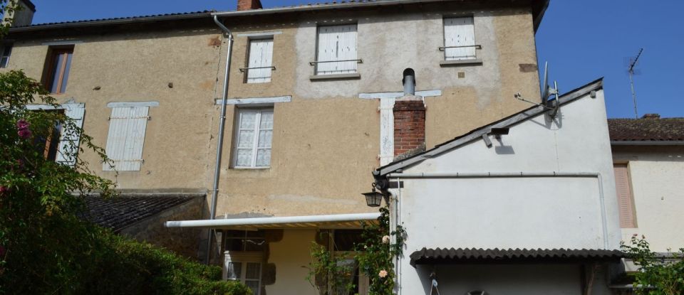 House 7 rooms of 177 m² in Le Dorat (87210)