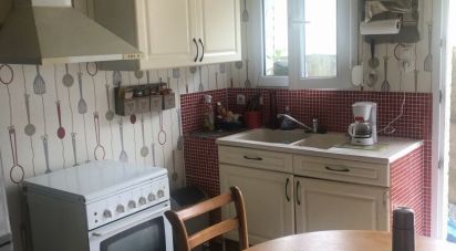 House 6 rooms of 112 m² in Villers-Faucon (80240)