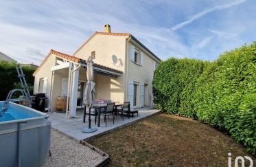 House 4 rooms of 97 m² in Unieux (42240)