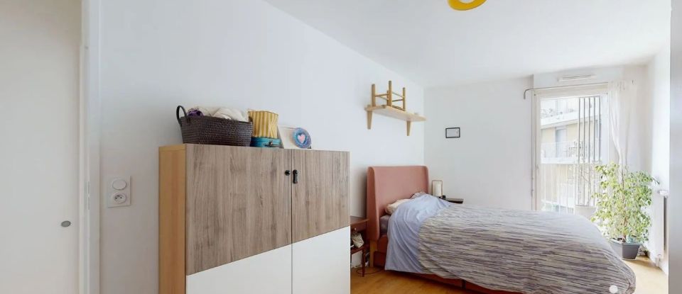 Appartement 4 pièces de 82 m² à Romainville (93230)
