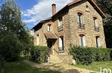 House 8 rooms of 165 m² in Soisy-sur-Seine (91450)