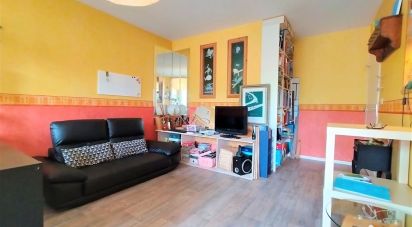 Apartment 4 rooms of 77 m² in Évry (91000)
