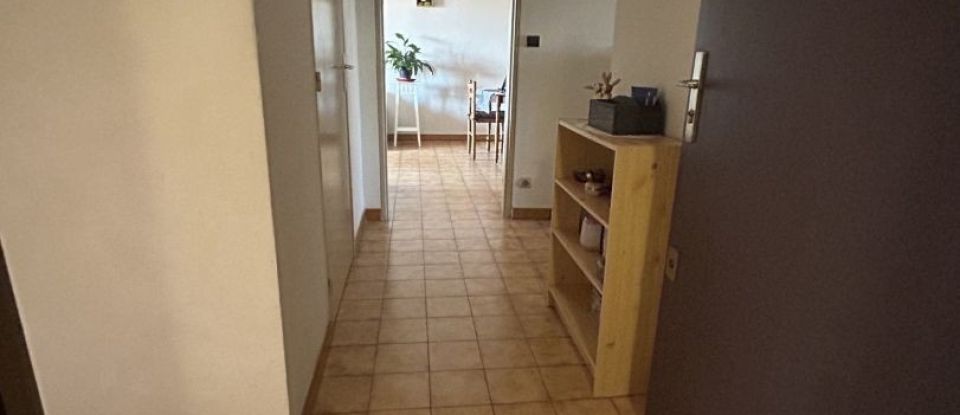 Apartment 4 rooms of 77 m² in La Garde (83130)