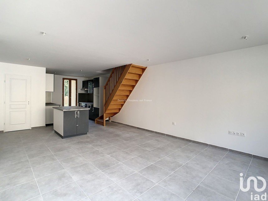 Maison 7 pièces de 101 m² à Guignes (77390)